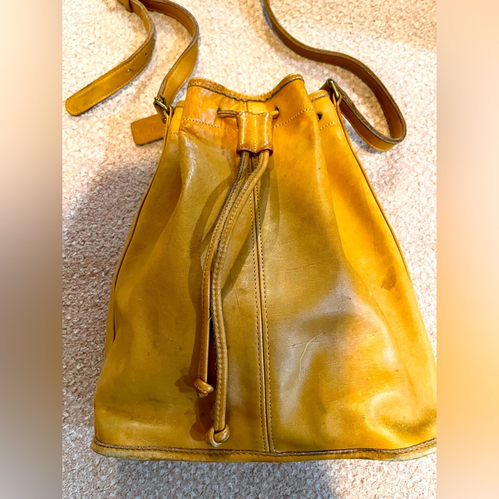 Vintage Coach Medium Drawstring Sac Bucket Duffle Bag Tan Camel Leather
